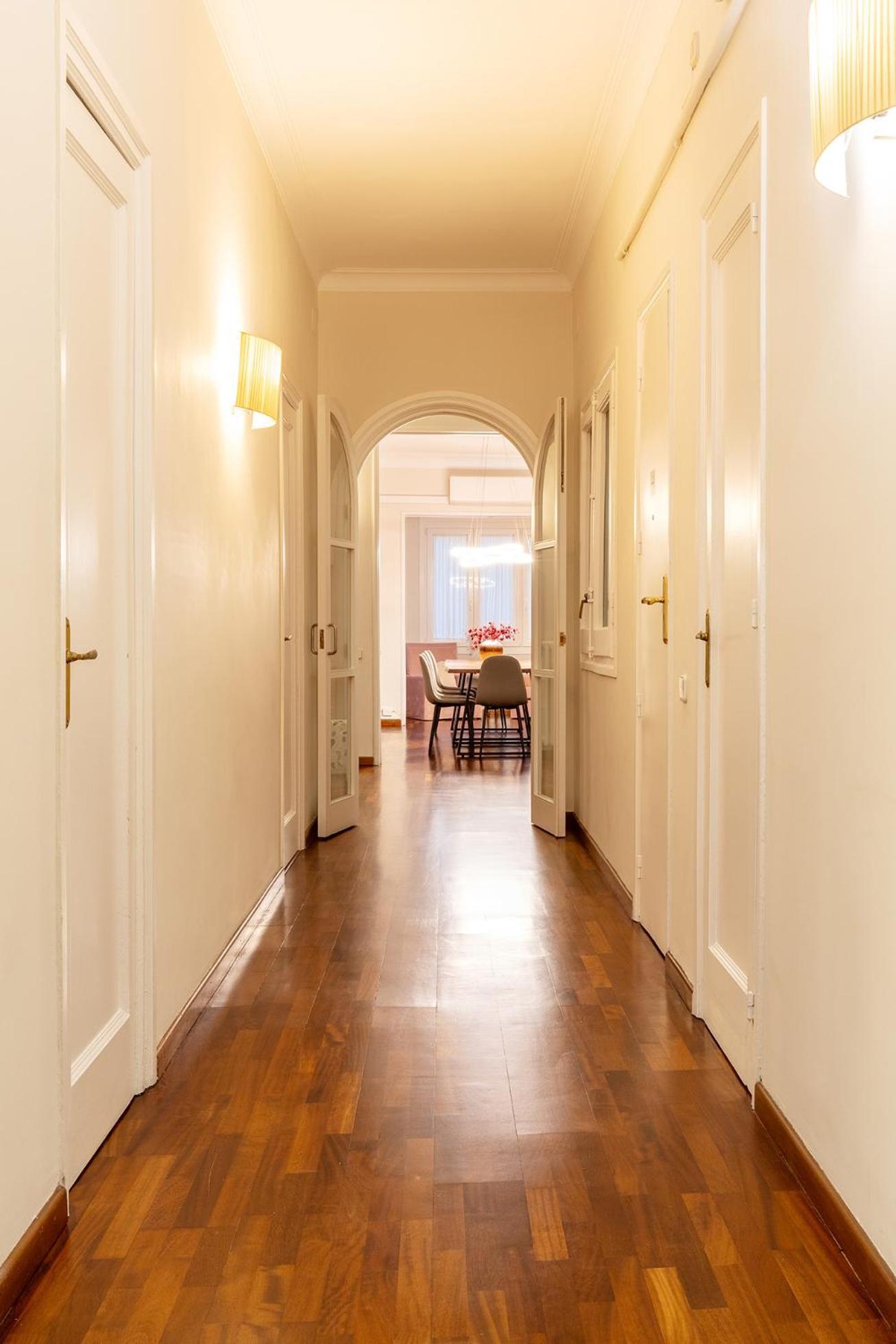 Large & Beautiful Apartment 4Min From Passeig De Gracia バルセロナ エクステリア 写真