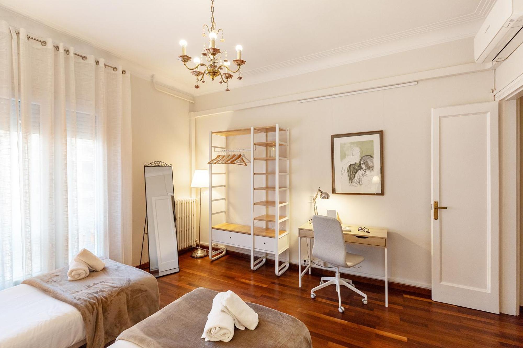 Large & Beautiful Apartment 4Min From Passeig De Gracia バルセロナ エクステリア 写真