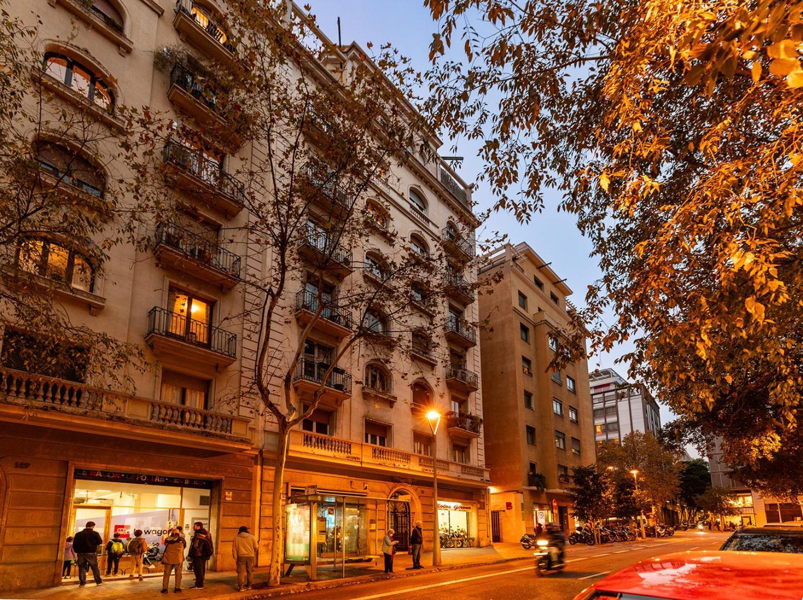 Large & Beautiful Apartment 4Min From Passeig De Gracia バルセロナ エクステリア 写真