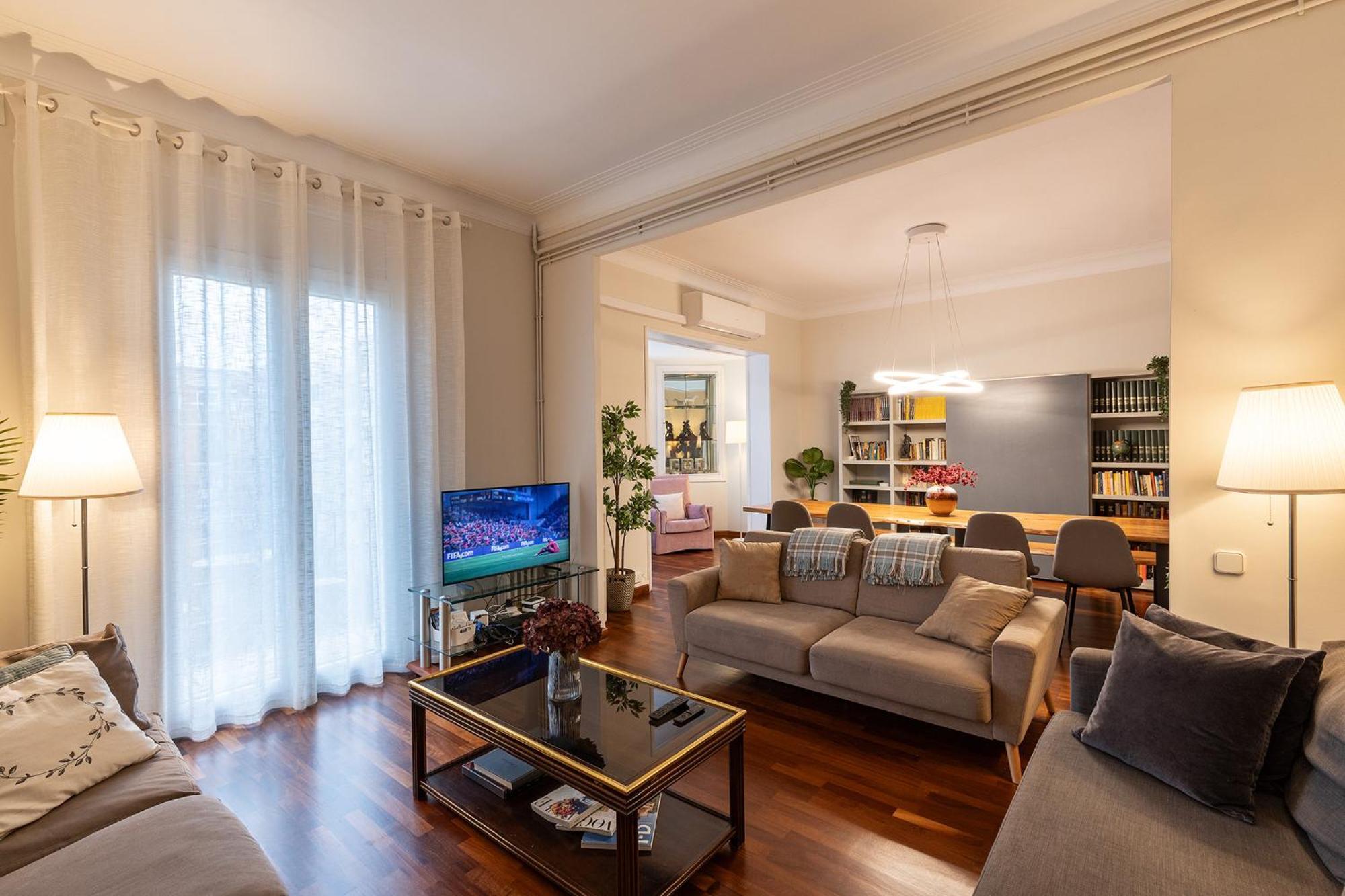 Large & Beautiful Apartment 4Min From Passeig De Gracia バルセロナ エクステリア 写真